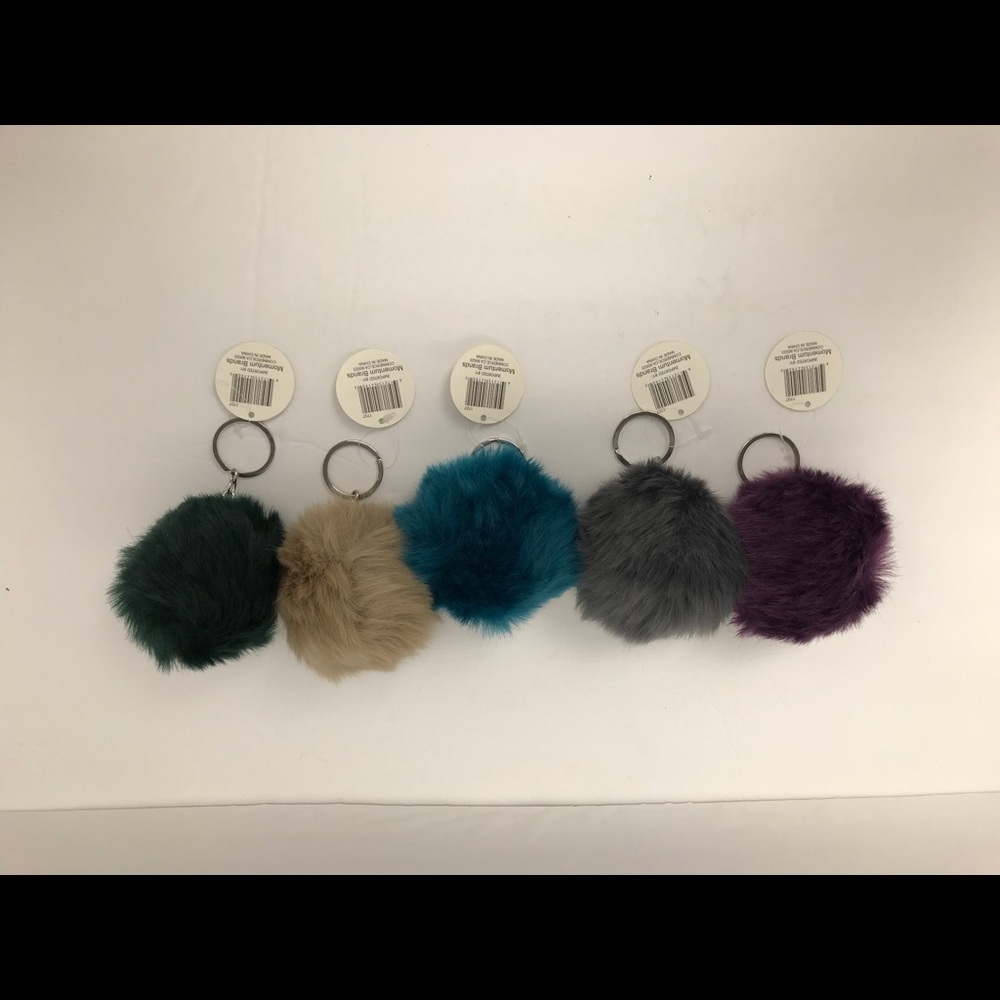 🍒 Lot 5 pompom key chains - Picture 2 of 2